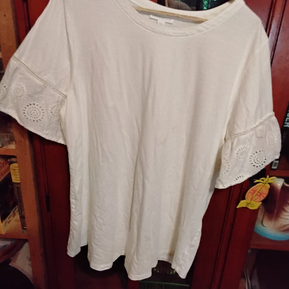 White Knit Top..Cotton Lace sleeve hem